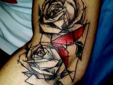 tatouage floral noir ou couleur sur toute les partie du corps