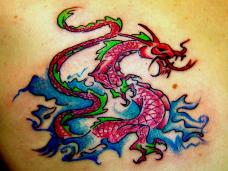 tatouage couleur toute taille sur toutes les parties du corps