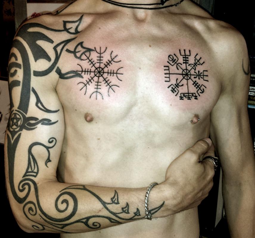 tattoo viking bras et poitrine