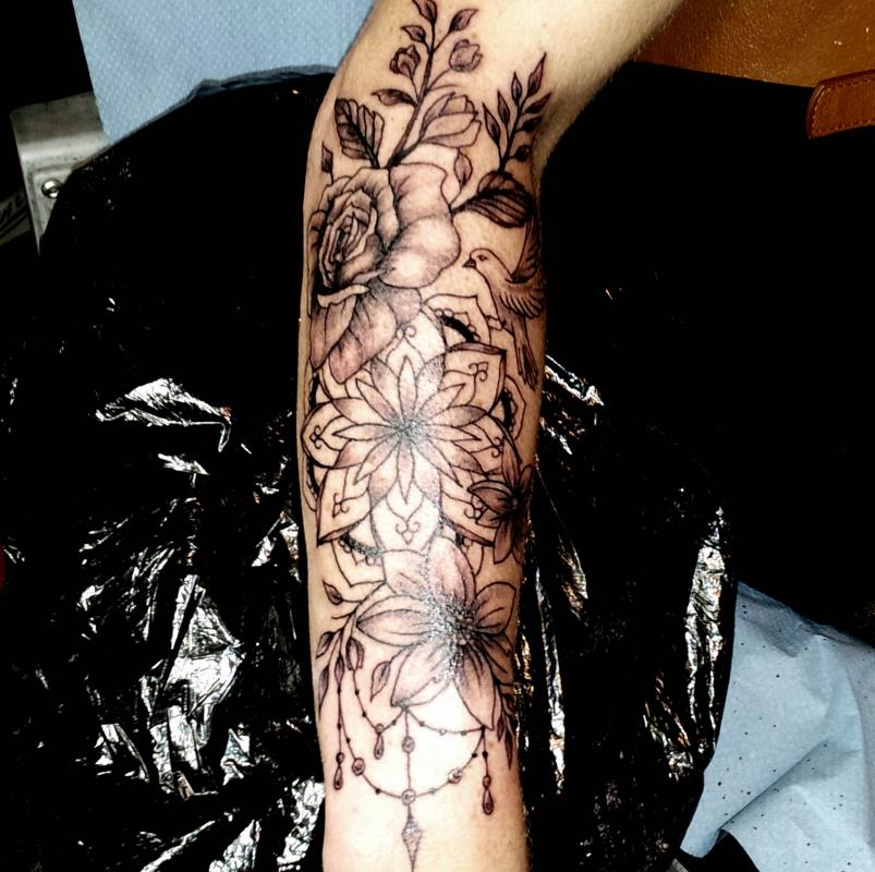 tattoo mandala rose colombe