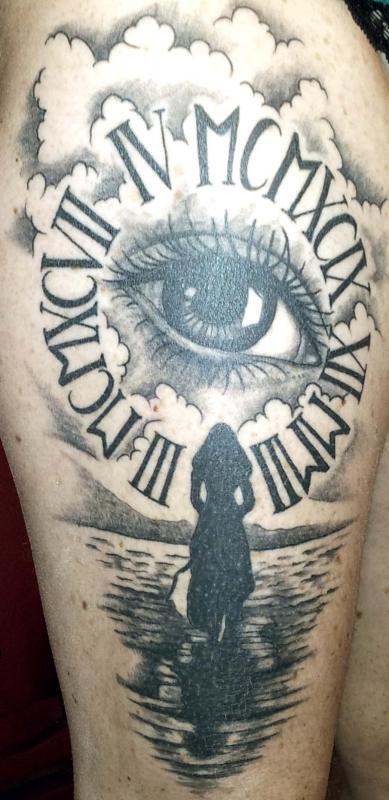 tattoo oeil femme lettring