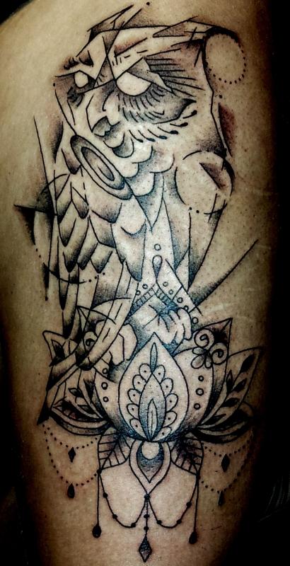 tattoo mandala bras hibou