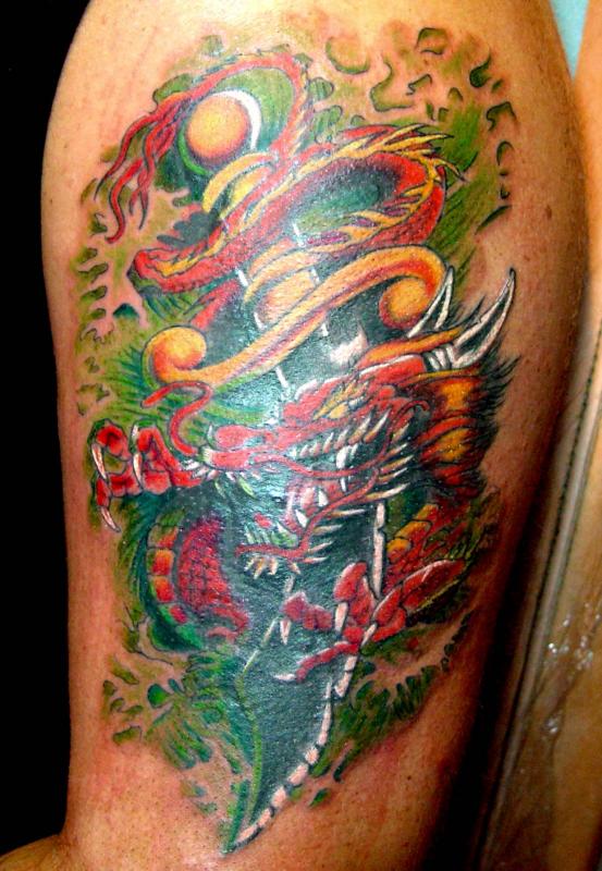 tattoo dragon et dague couleur