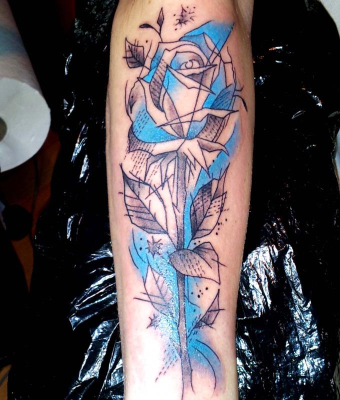 tattoo rose bleu