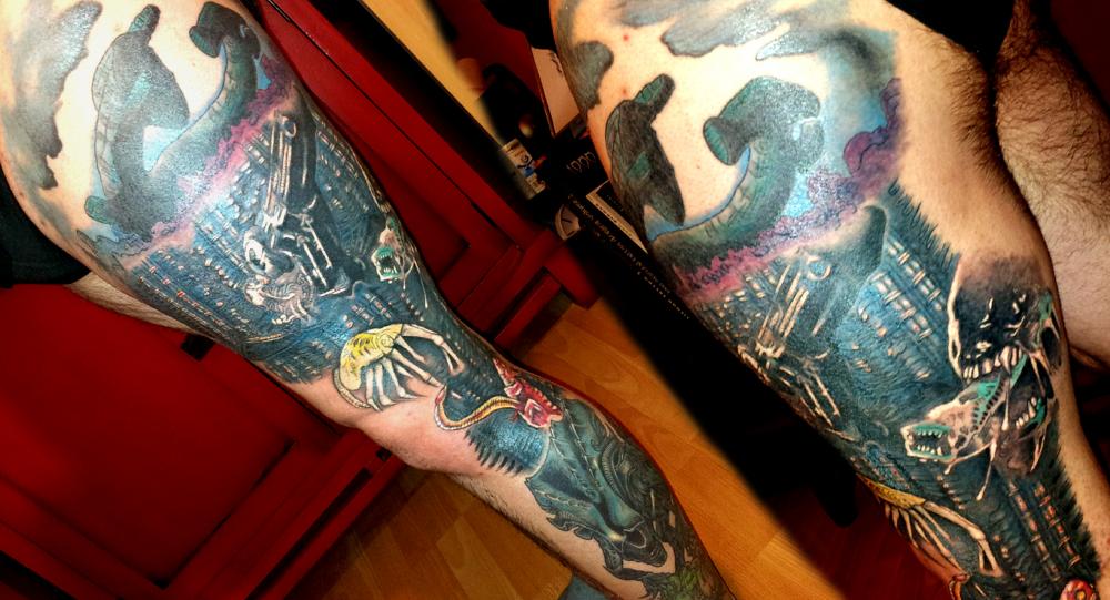 tattoo couleur alien le huiti�me passager sur la jambe