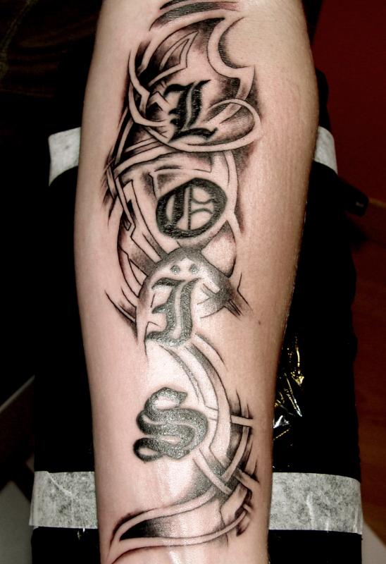tattoo lettrage celtic sur bras