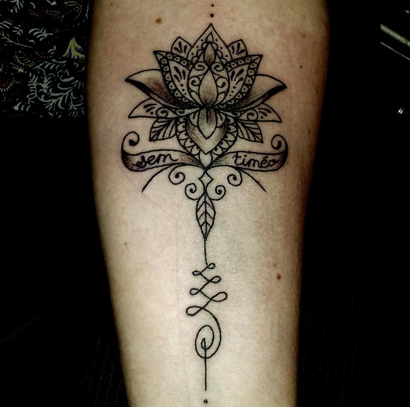 tattoo mandala lotus bras
