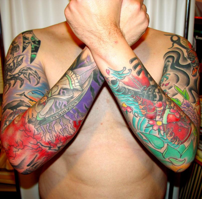 tattoo asiatique avec mangas et en couleur