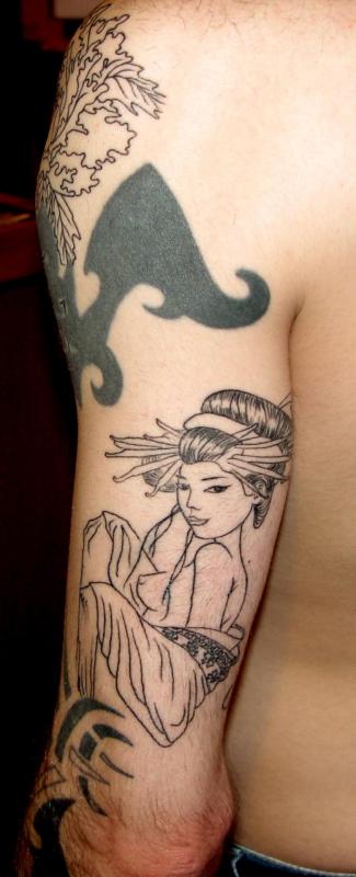 recouvrir plusieurs tattoo sur un bras